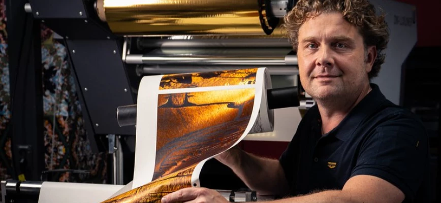 De Resolutie unlocks new wallpaper potential with Xeikon’s TX500 and KURZ digital foil Thumb